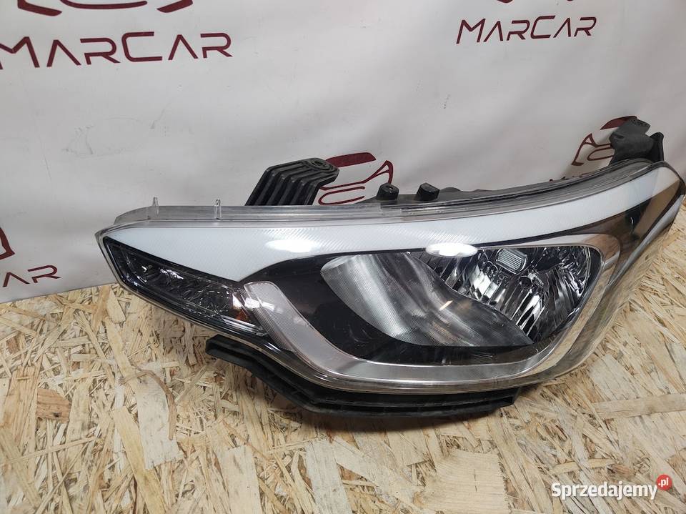 Lampa Lewy Przód Hyundai i20 GB 2014 92101C8 osobowe Pleszew