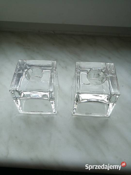 Dwa szklane świeczniki nowoczesny styl