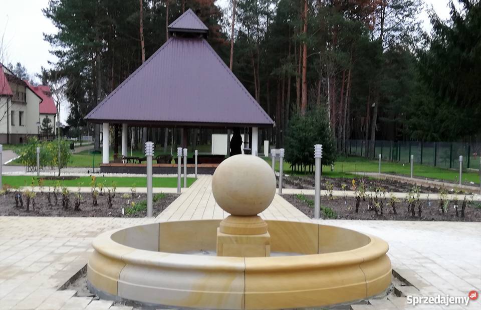 Fontanna z kamienia paskowiec naturalny Kamienna Góra