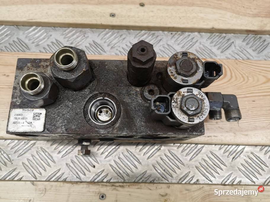 Blok sterujący osią Massey Ferguson 7618 Dana