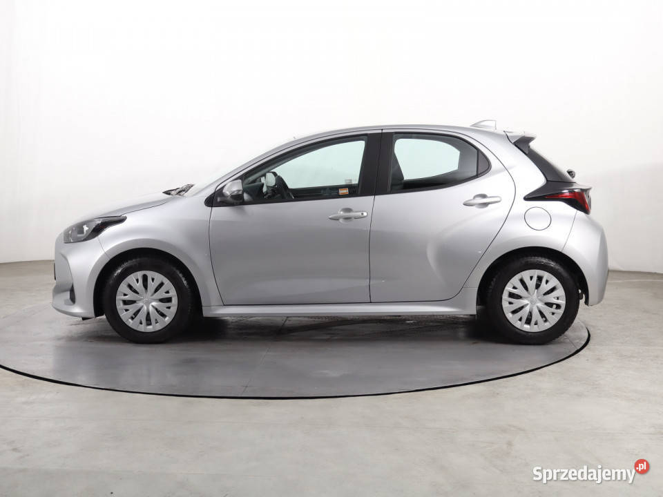 Toyota Yaris 15 VVTi Hybrid nieuszkodzony Motoryzacja