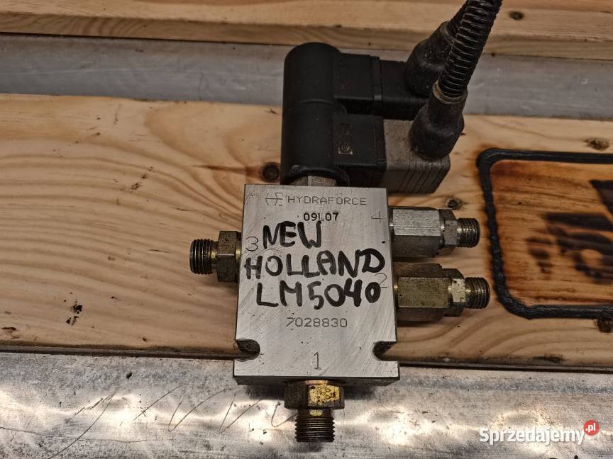 Holland LM 5040 Blok zaworowy 7028830 wielkopolskie Wilkowo