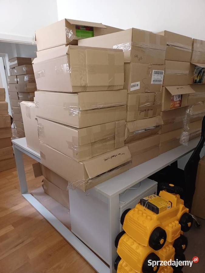 Syndyk sprzeda towar handlowy w postaci różnego Szczecin