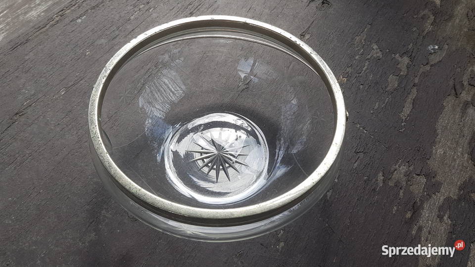 Trzy stare misy ze stalowymi uchwytami Porcelana i szkło Myszków