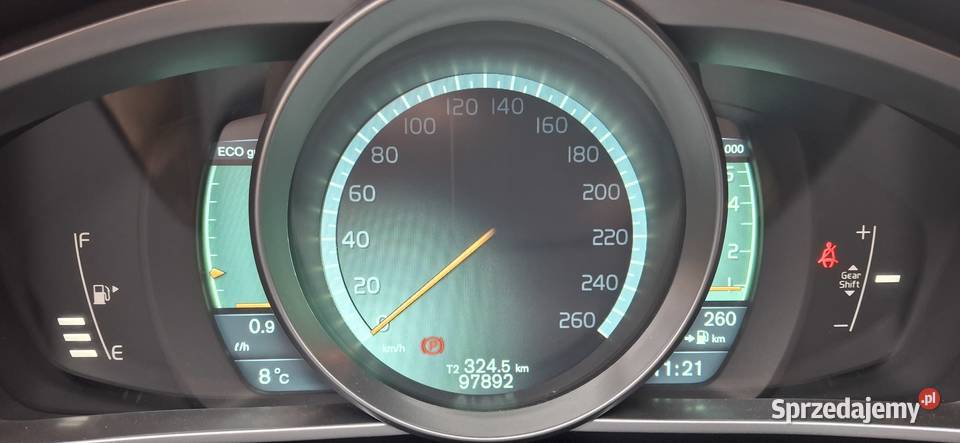 Volvo v40 2014r T2 16 benzyna 98 przebiegu sprzedam