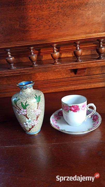 Wazonik z gałązka kwitnącąChoisonne pomorskie Gdańsk