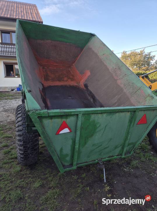 Przyczepa rolnicza wanna wywrotka jednoosiowa Bucze