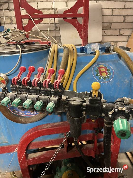 Opryskiwacz zawieszany biardzki 600 litrów belka Tarnogród