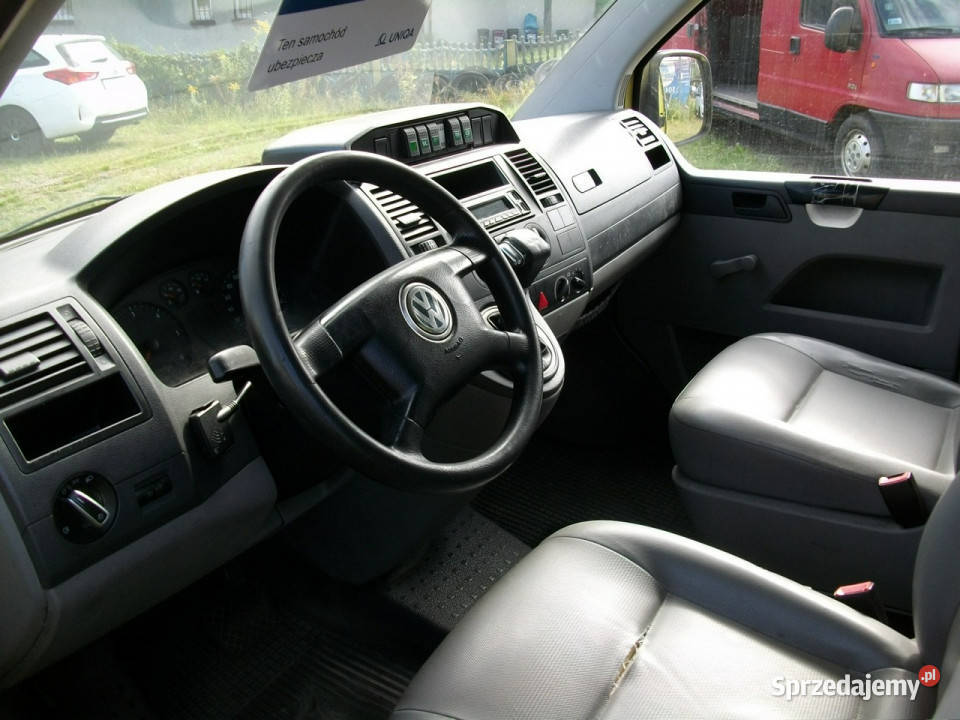 Volkswagen Transporter Sanitarka Przewozowa T5 Rok produkcji 2005