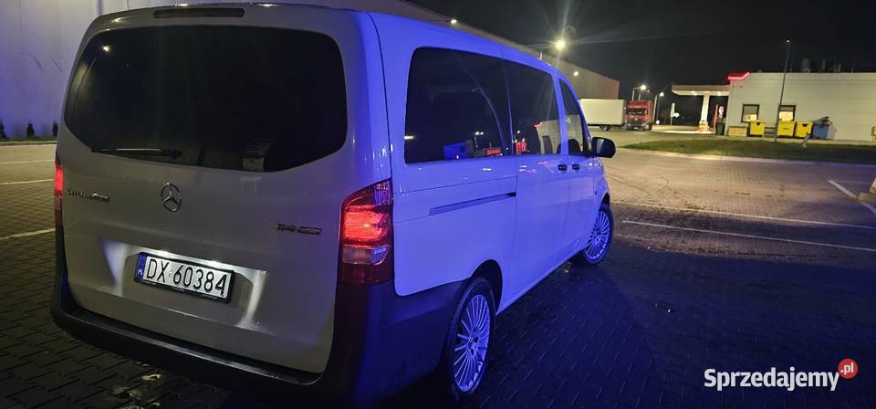 Bus z kowrowcą van taxi na trasę wakacje biznes Wrocław