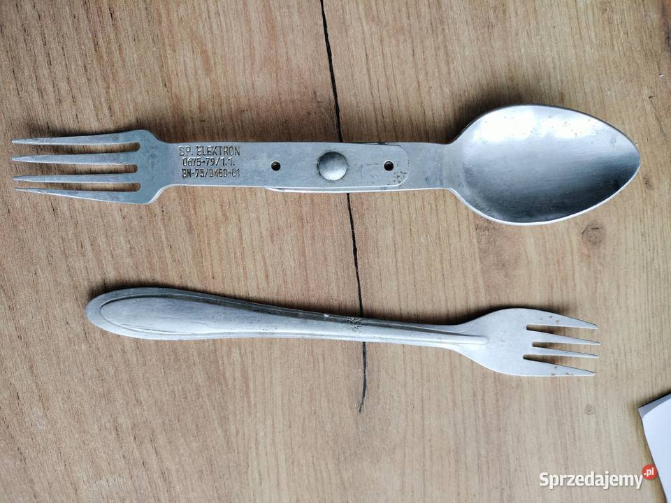 Niezbędnik wojskowy i widelec prl Choszczno