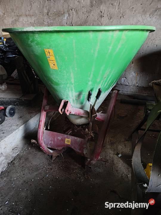 Rozsiewacz do nawozu lej nieuszkodzony Żachta