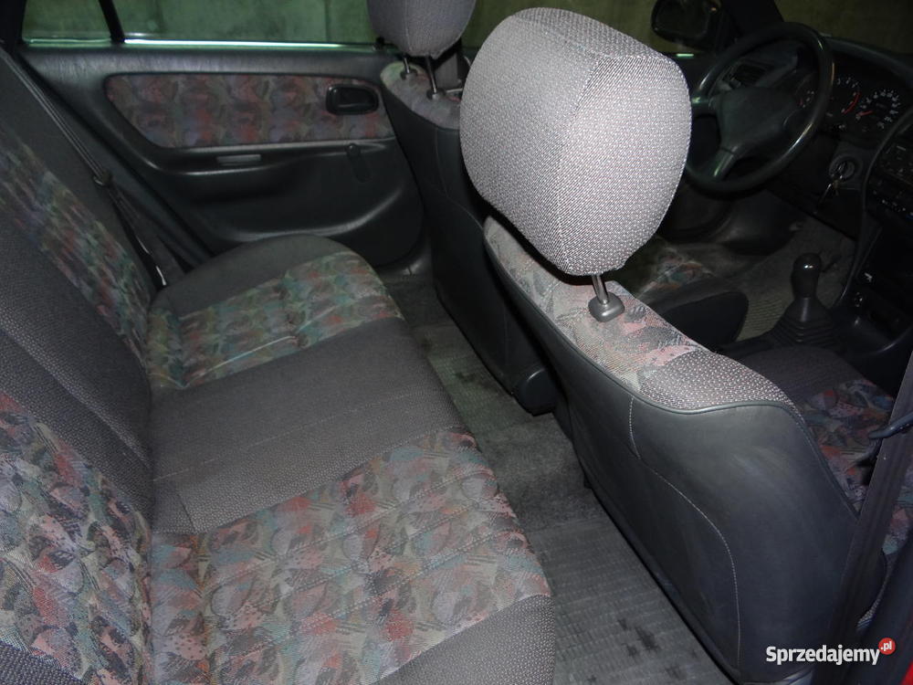 i niezawodna toyota corolla 13 b 5d 88 czerwona radio / CD Toyota sprzedam