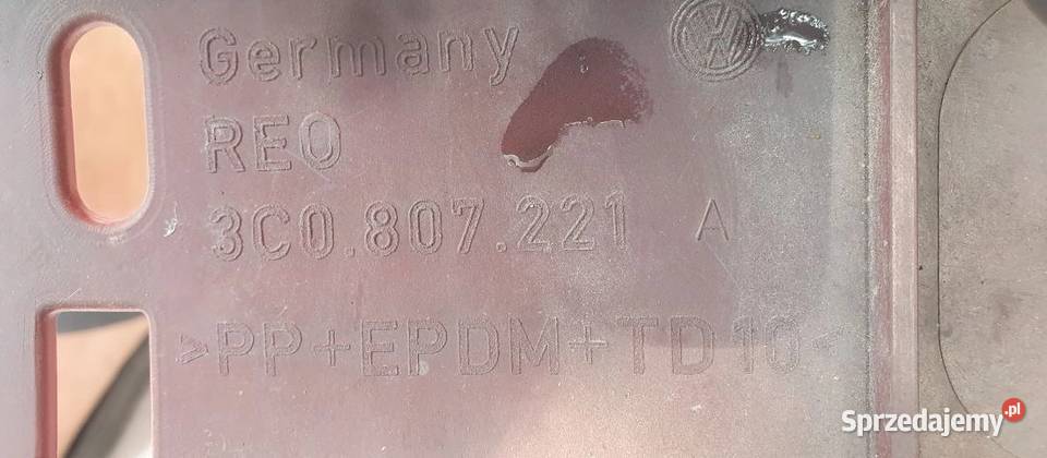 ZDERZAK PRZEDNI PRZÓD VW PASSAT B6 3C0807221A Radom sprzedam