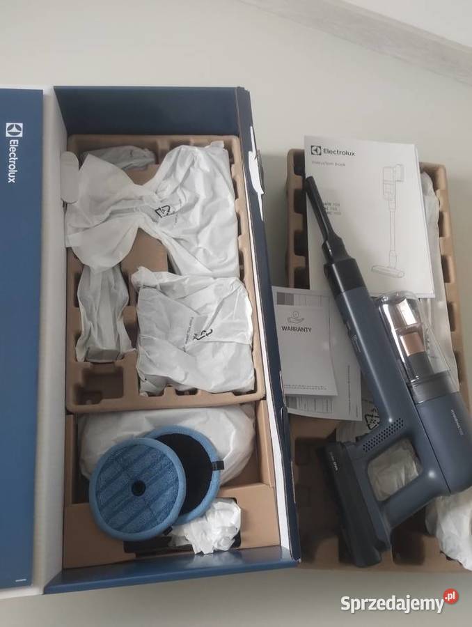 Nowy odkurzacz piorący ze stacją myjącą Myszków