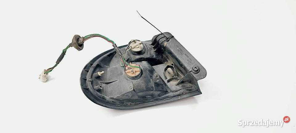 LAMPA PRAWA TYŁ MAZDA 323 Lipno