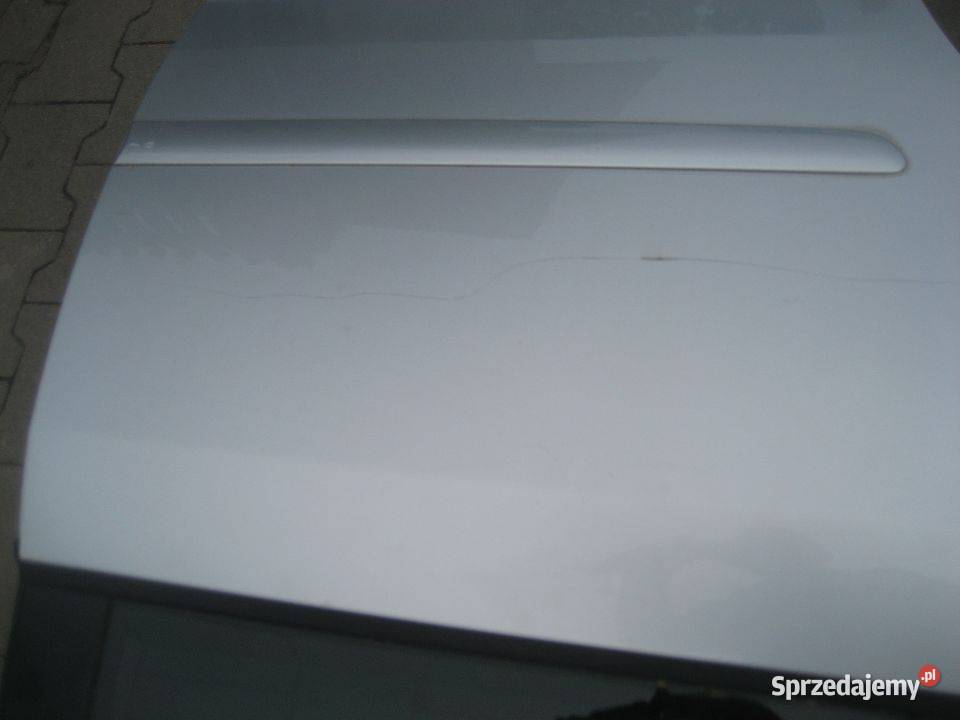 vw touran 0309r drzwi tył prawe kod lakieru LA7W wielkopolskie Rakoniewice