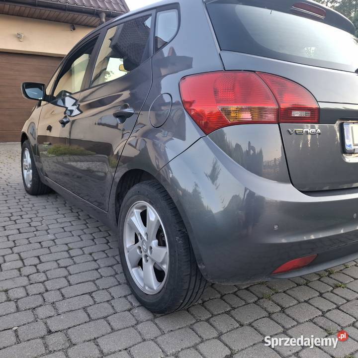KIA VENGA 2010 14 BENZYNA Ludwin