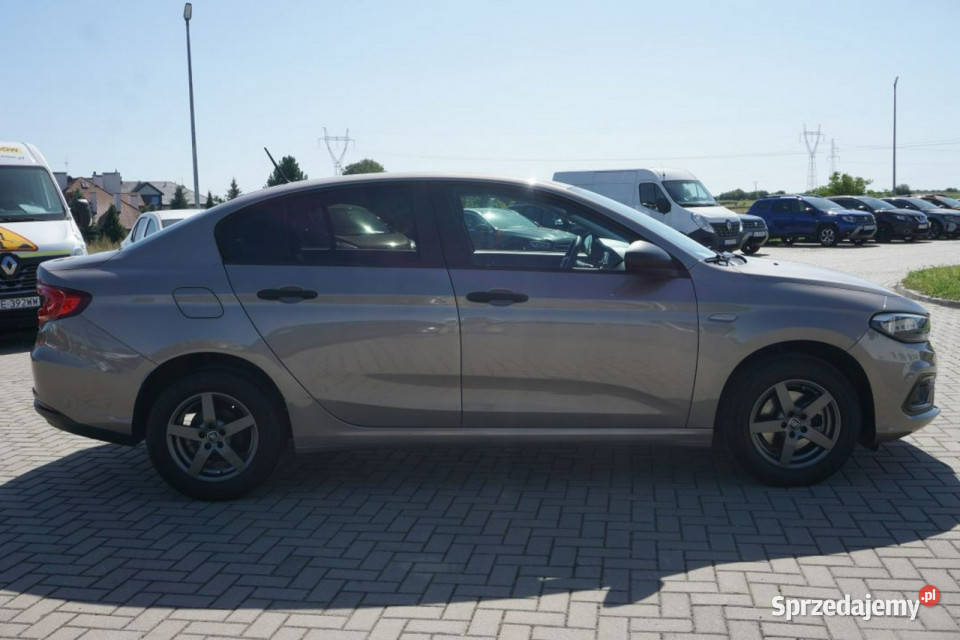 Fiat Tipo Sedan 10 T3 100 salon II 2016 beżowy Tipo lubelskie Lublin