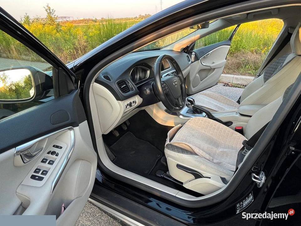 Volvo V40 Cross Country 20 benzyna 152 2017r nieuszkodzony małopolskie