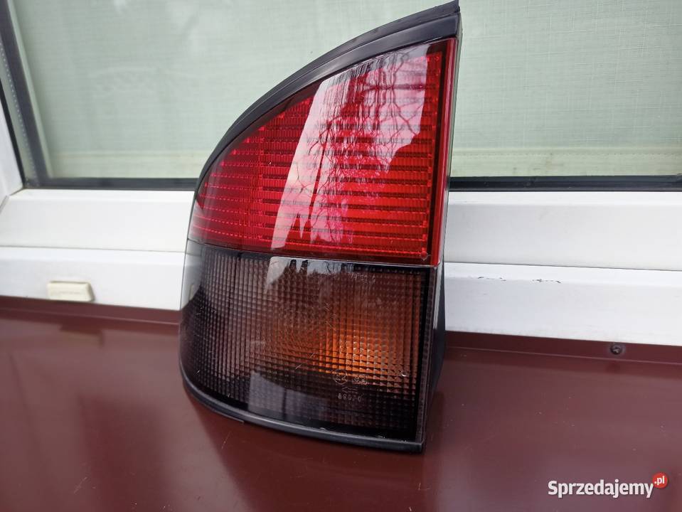 Renault Safrane lampa tył tylna lewa w błotnik Sieradz