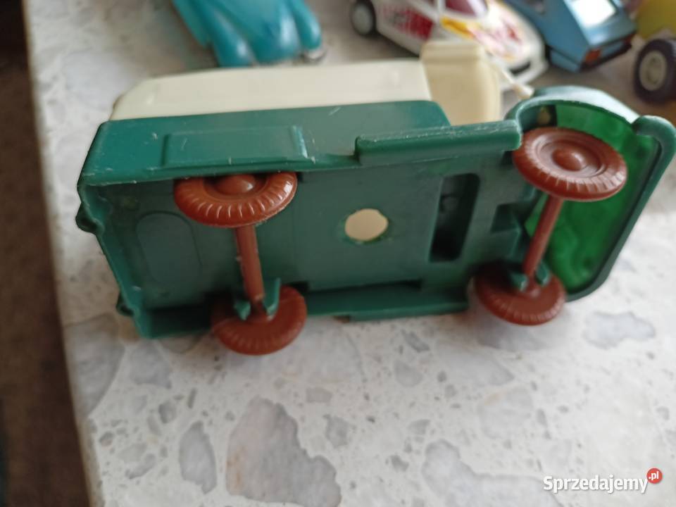 Zabawka PRL furgon Rzeszów