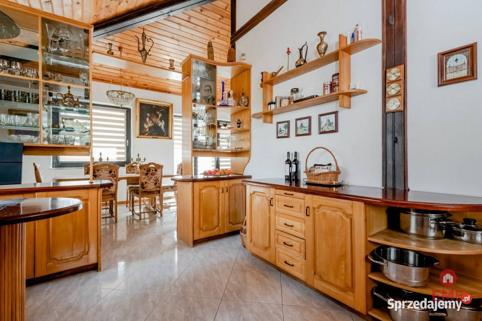 Do sprzedaży dom wolnostojący Jeroniki 260m2