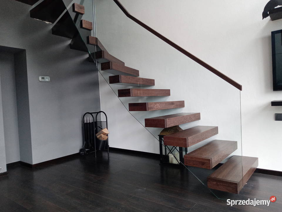 Schody półkowe z balustradami szklanymi małopolskie Tokarnia