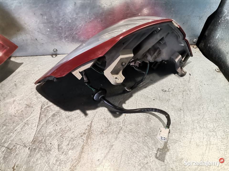 SUBARU LEGACY 4 IV LAMPA PRAWY TYŁ KOMBI Nowy Sącz