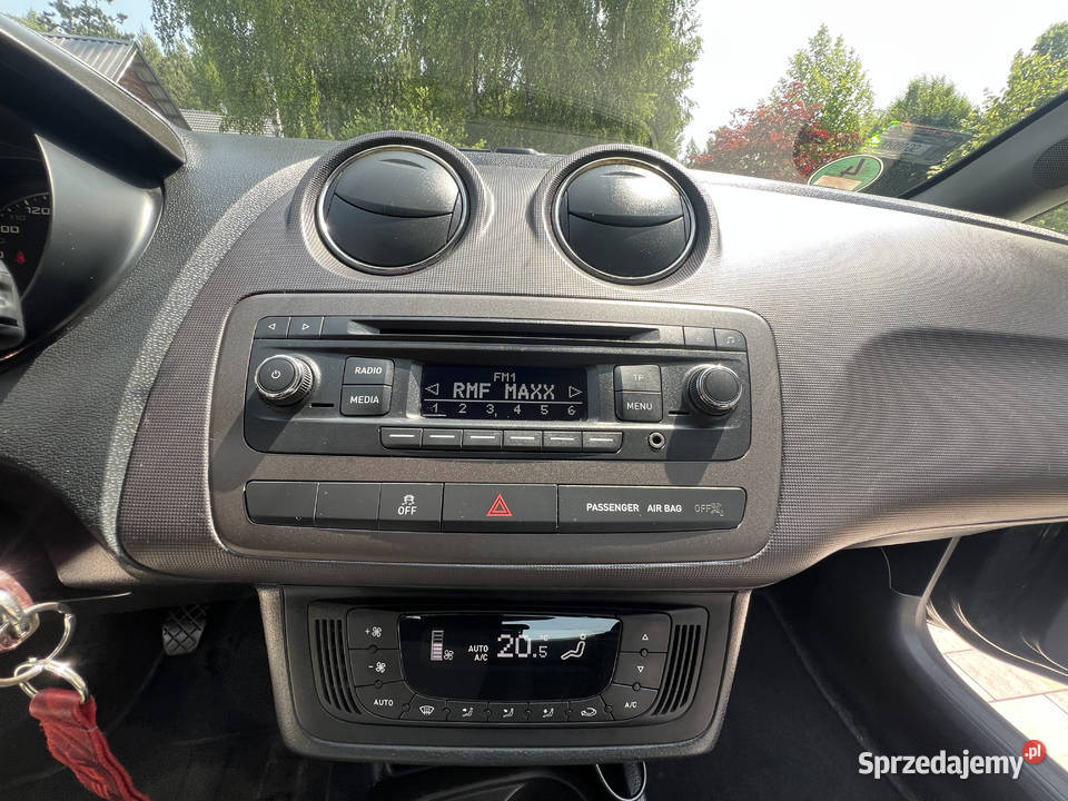 Seat Ibiza IV 12 Benzyna 2013 r 194 000 Czarny Rzeszów