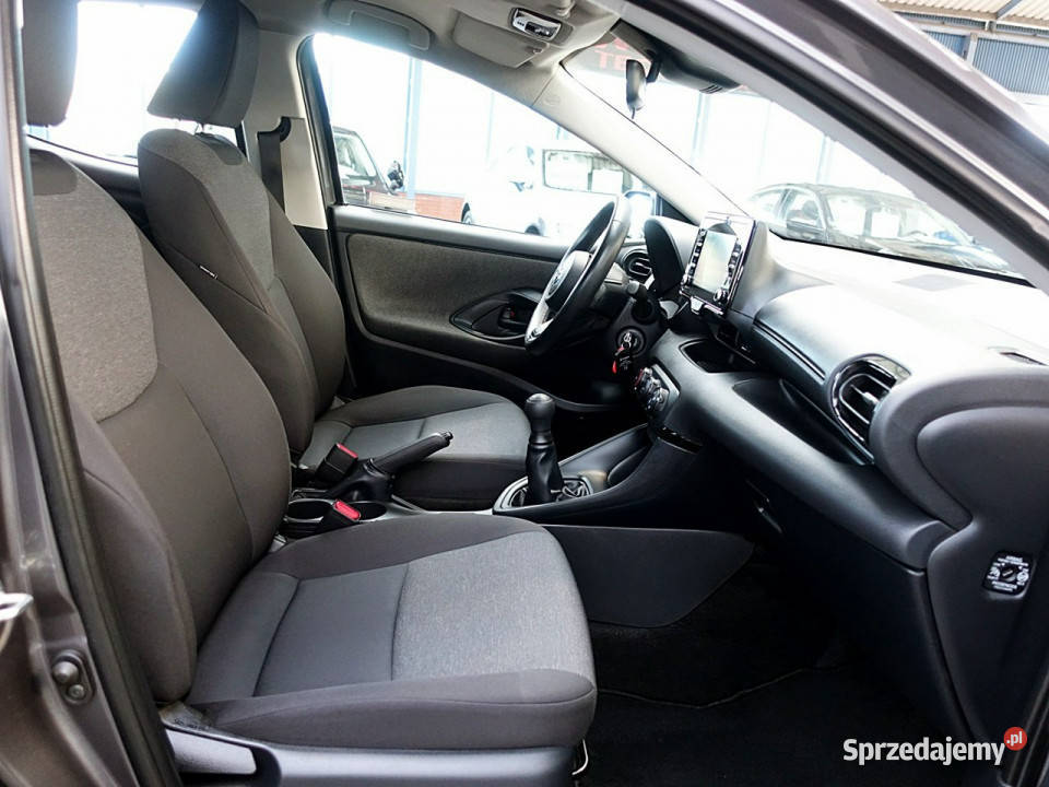 Toyota Yaris NaviTEMPOMAT AKTYWNYParktronic GWAR 72KM Yaris