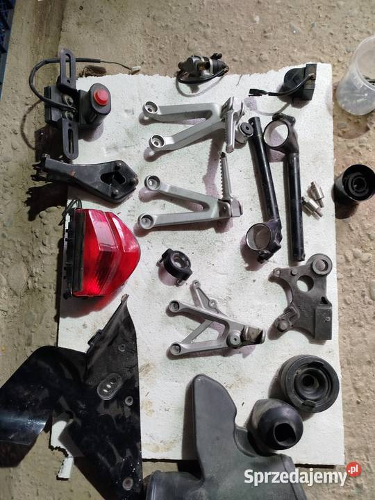Honda CBR 600 F4 is części lampa tył kierownica małopolskie Tarnów