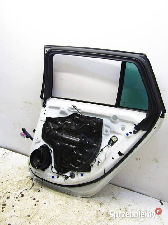 DRZWI TYLNE PRAWY TYŁ Z40R OPEL INSIGNIA B KOMBI osobowe