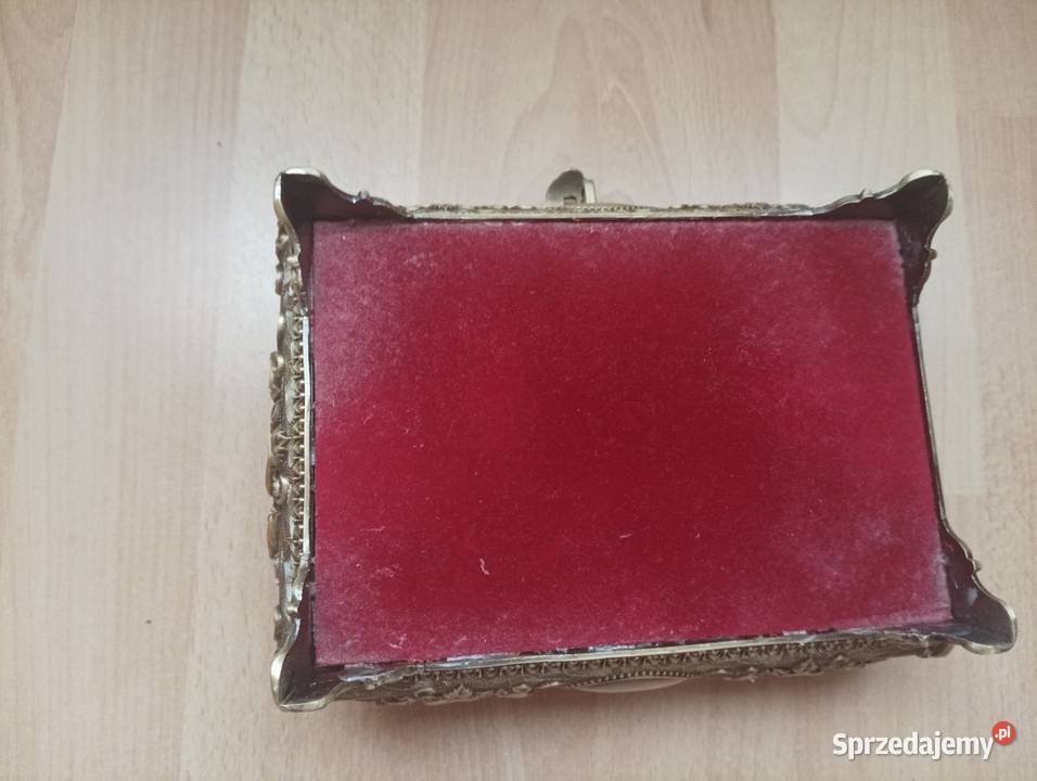 Szkatułka na biżuterię