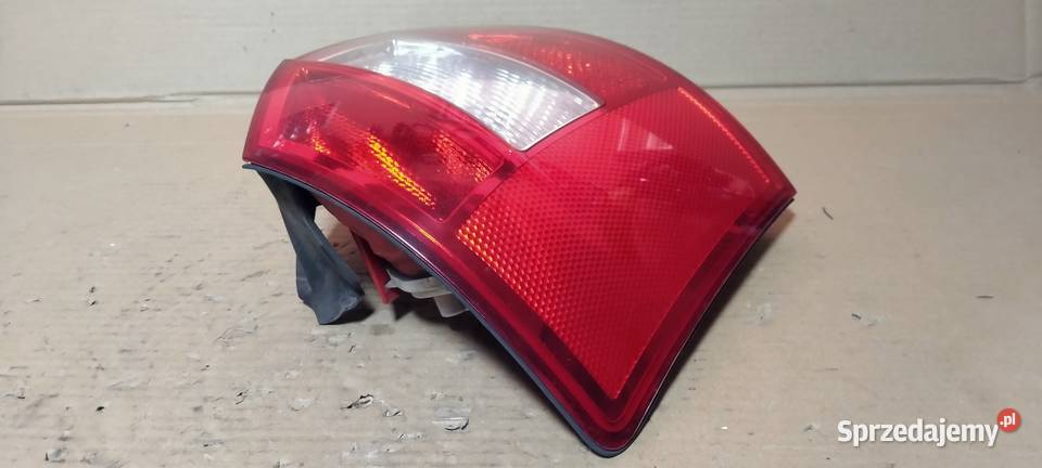 AUDI A4 B6 KOMBI 0104 LAMPA TYLNA LEWA śląskie Bielsko-Biała