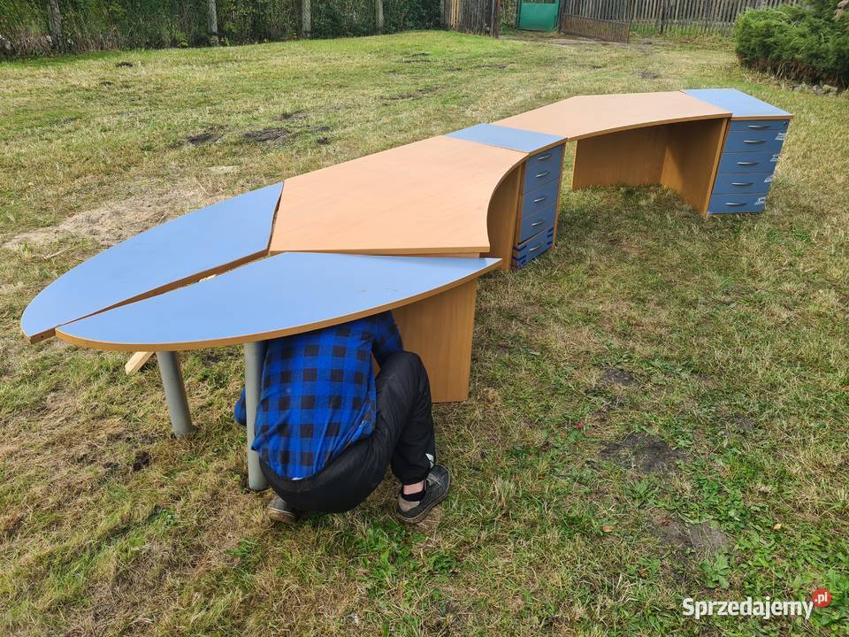 Biurko i szafki biurowe Biurka