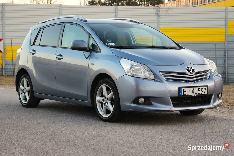 Toyota Verso 18 Benzyna 2009 szary łódzkie Pabianice