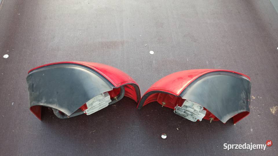 Lampy tylna Audi A6 C5 delikatne pęknięcia kmpl sprzedam