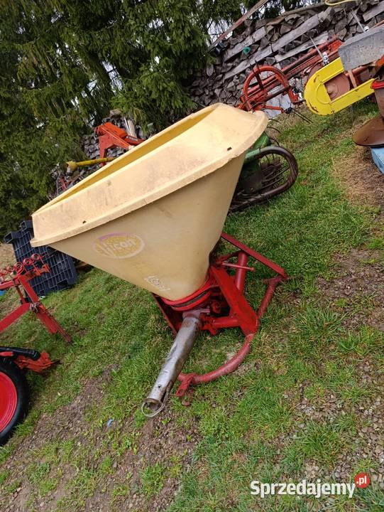 Rozsiewacz nawozów 300400L Rozsiewacze nawozów Jastrzębia