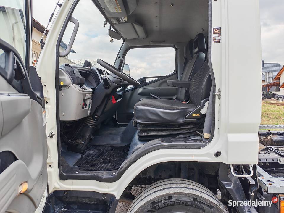 Mitsubishi Fuso Canter hakowiec Specjalny 4x2 Cieszyn