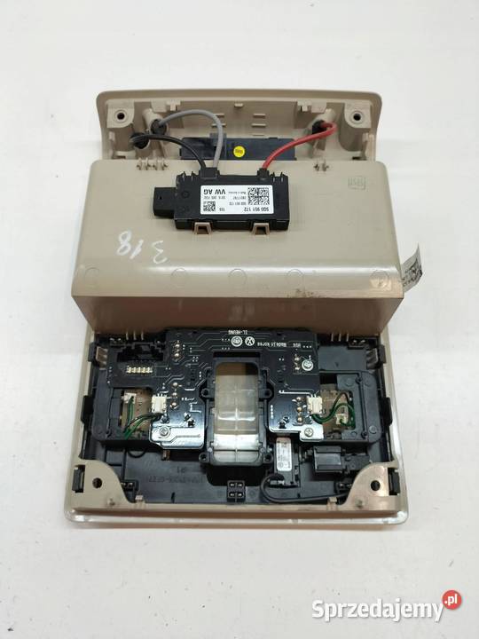LAMPKA PODSUFITKI 5Q0951172 Skoda Superb III sprzedam