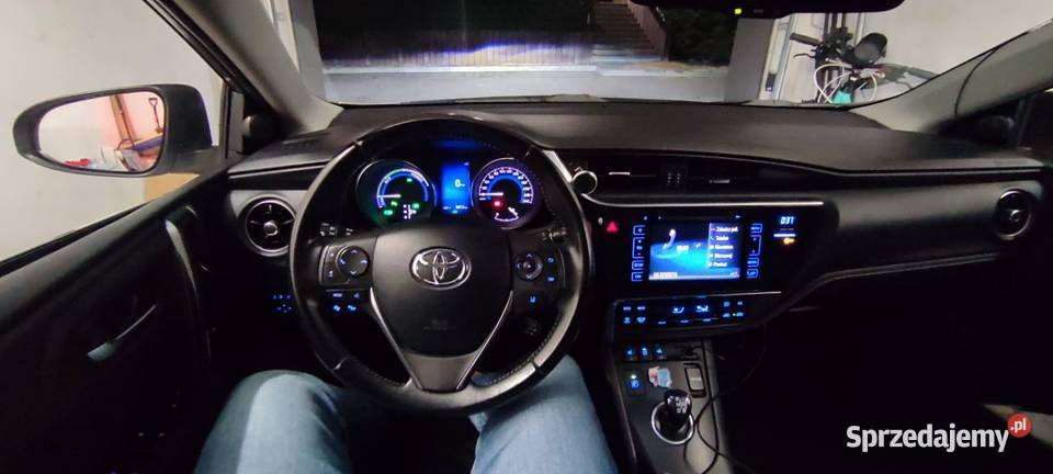 Toyota Auris Hybrid Olsztyn