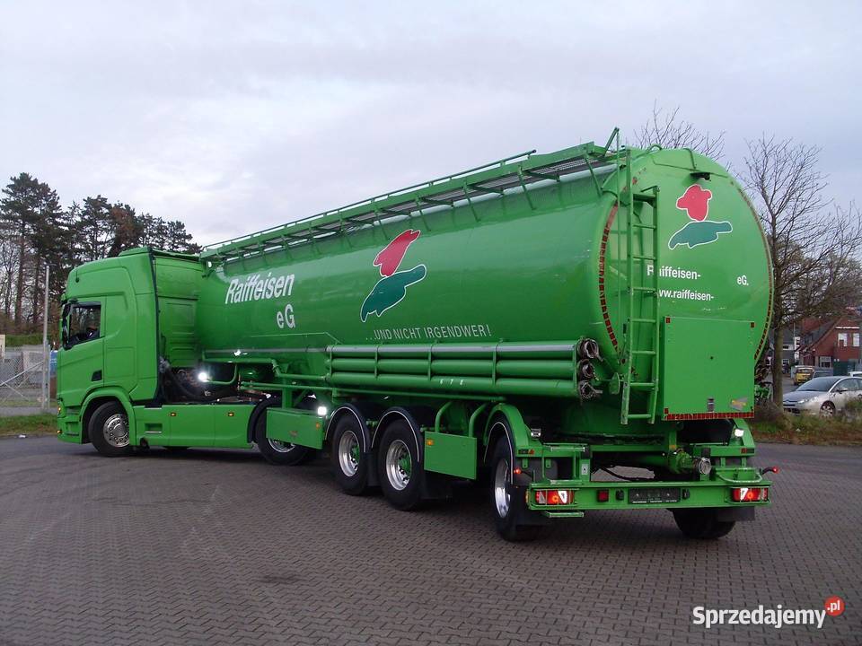 Scania ciagnik z sprezarka Welgro naczepa