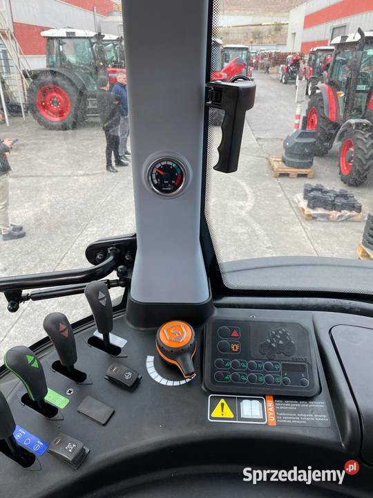 ArmaTrac 1104 Lux ciągnik rolniczy traktor 110
