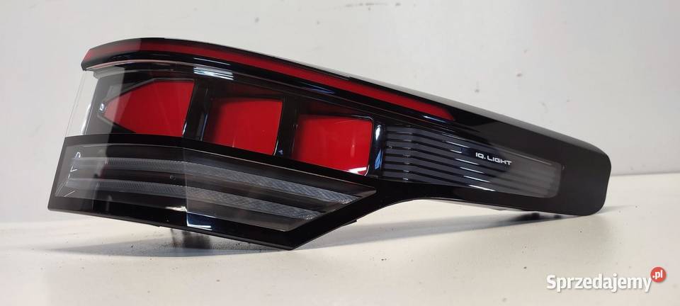 VW TAYRON LAMPA LEWY TYŁ 57L945208A