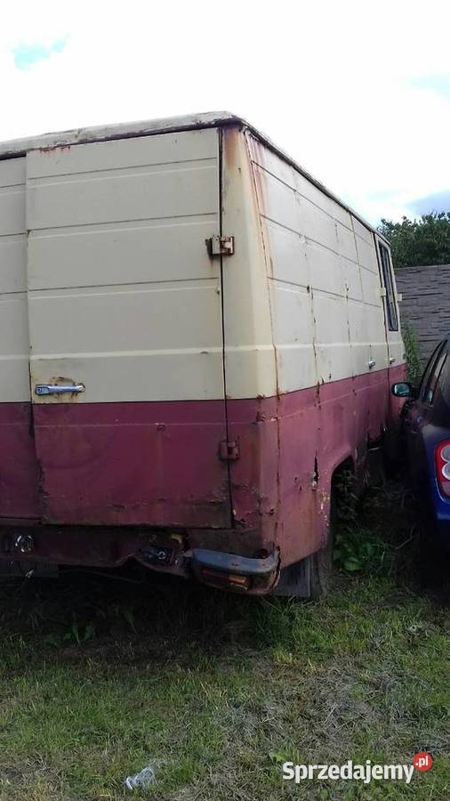 Mercedes406 w całości na części niesprawny manualna Będzino