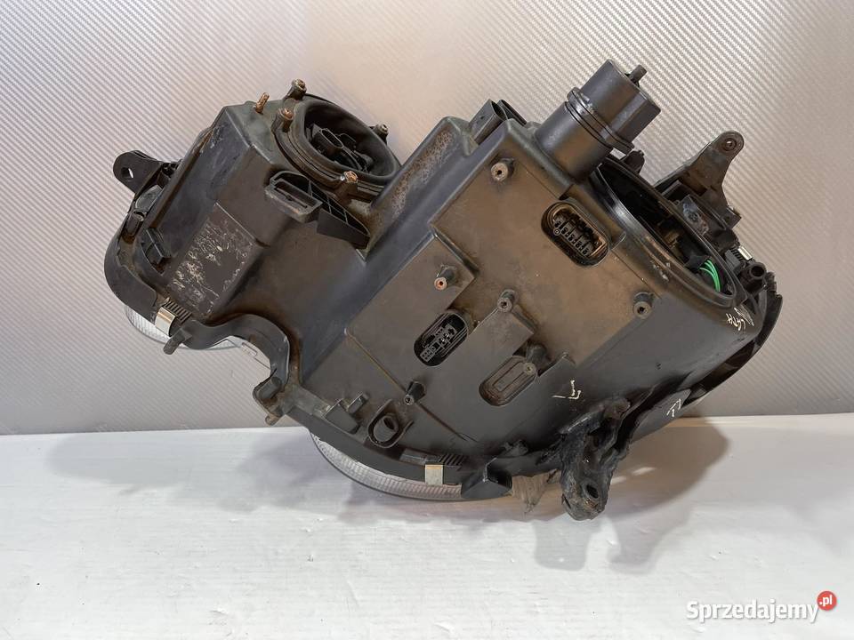 MERCEDES W211 PRAWA LAMPA BIXENON Ostroróg