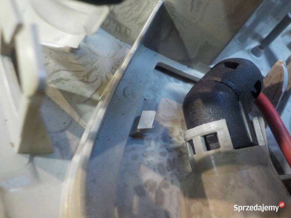 FORD C II MK2 20 TDCI 12r 5D lampka podsufitki Suków