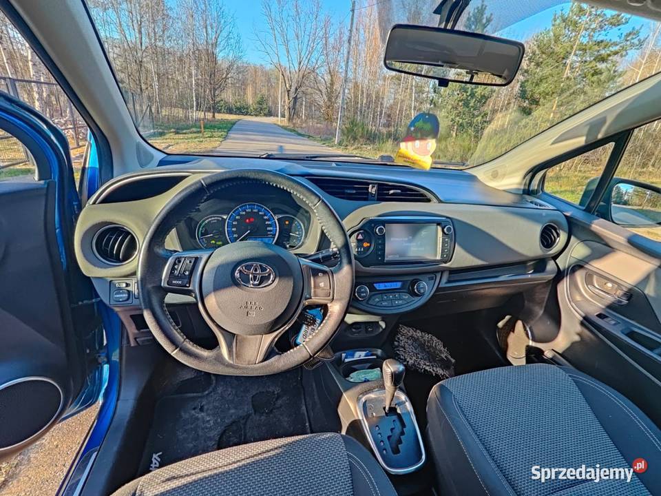 Toyota Yaris III 15 hybryd 2014 polift Garwolin
