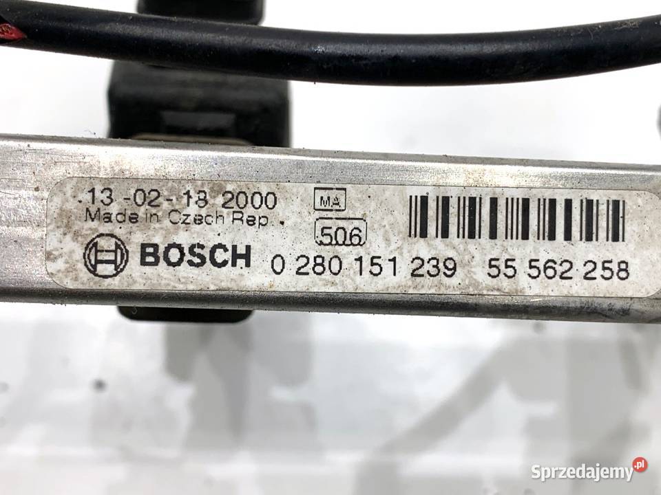 LISTWA WTRYSKOWA OPEL CORSA D 55562258 12 86